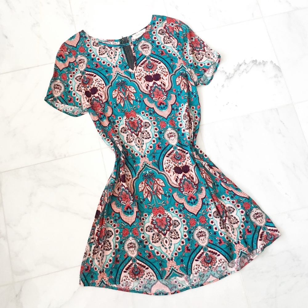 NWOT "Barcelona" mini shift dress